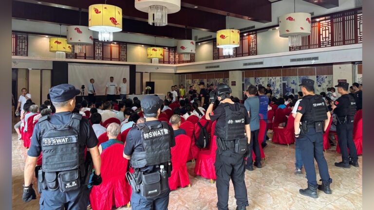 anistia-internacional-condena-invasao-de-culto-por-policiais-na-china