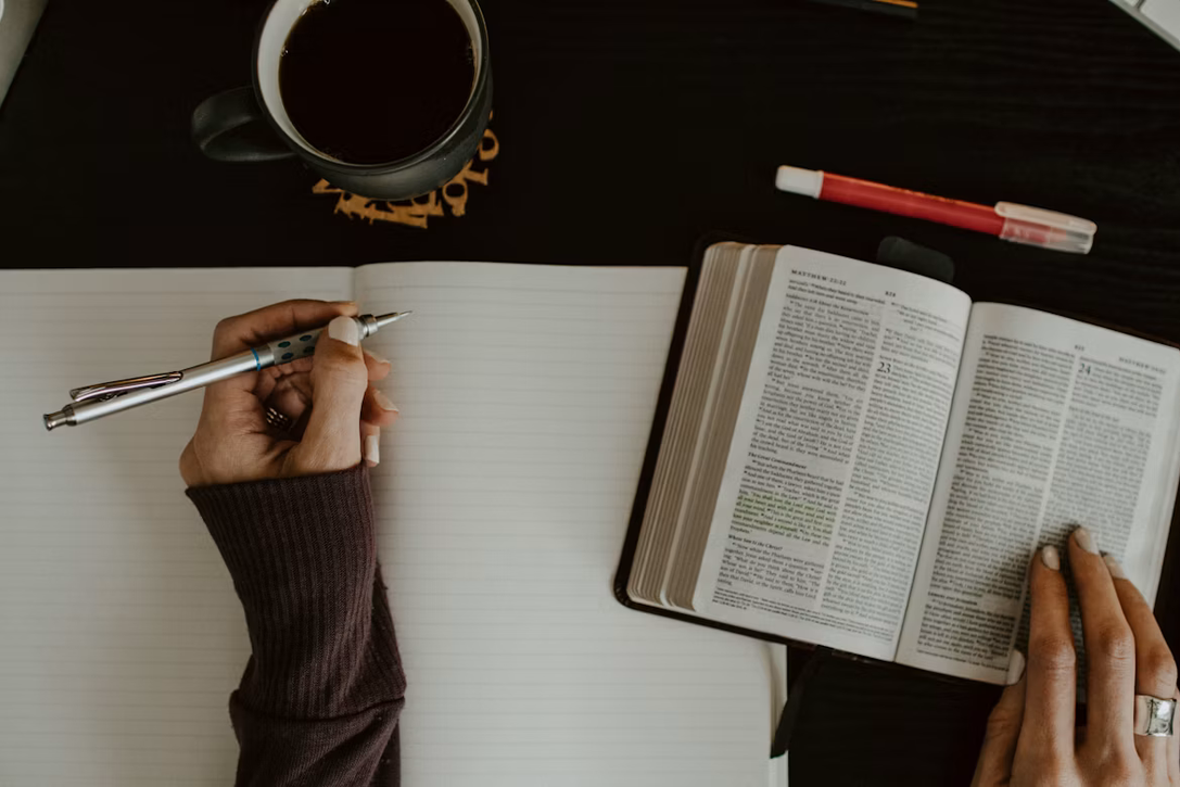colunista:-serie-“reflexoes-biblicas”-traz-mensagem-sobre-o-poder-da-semente-da-fe
