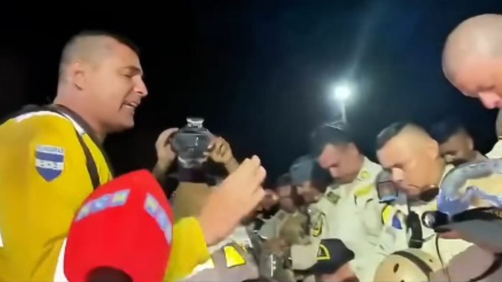 bombeiros-oram-apos-mais-de-40-horas-de-trabalho-na-venezuela:-“multiplica-nossa-forca”