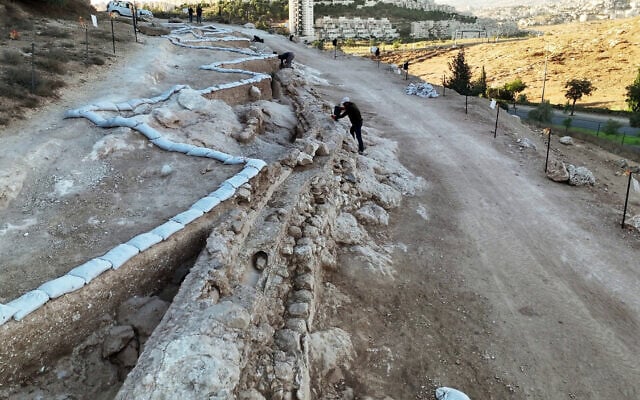 arqueologos-descobrem-aqueduto-de-2-mil-anos-que-levava-agua-ao-monte-do-templo